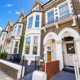 Explore Cardiff - Stylish Studio Apartment Near City Centre