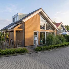 Comfortable family home on the beach