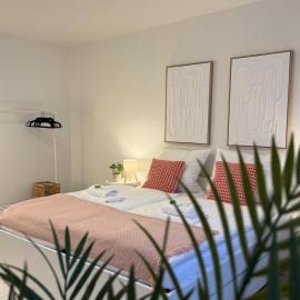 Moderne & gemütliche Ferienwohnung bis zu 8 Personen, Hotel in Büsbach