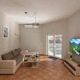 Oasis Jadreski Pool Residence