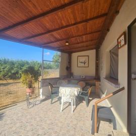 Casa Rural Oliver - Bardenas, hotelli kohteessa Valtierra