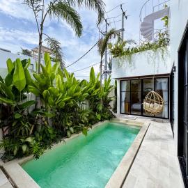 Casa Cemagi 4 - Modern Villa Rooftop Lounge & Tropical Pool, hotel v destinaci Cemagi