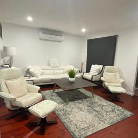 Donvale House 15KM to CBD 3 Bed rooms, hotel v destinaci Donvale