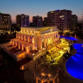 Ground Garden & Pool View Spacious Apartment at Caesar Resort & SPA, hotel a Famagusta