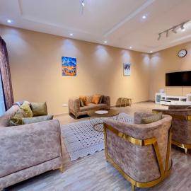 Rau Family House, hotel din Msaranga