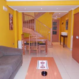 Apartamentos Monte Hernanz, khách sạn ở Riaza