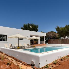 Ca Na Clara Villa Ibiza con Piscina, hotel di Cala Llenya