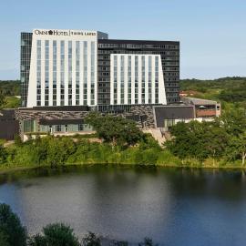 Omni Viking Lakes