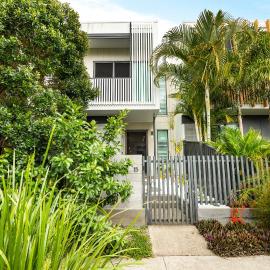 4BR Luxury Smart Home - Bokarina Beach House