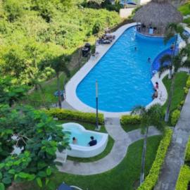 Teques Apartment with access to the lake, pool and jacuzzi