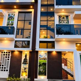 The Chalet - Cozy Villa with Mini Pool, near Eden Blue Flag Beach, Pondicherry - BMC، فندق في بونديتْشيري