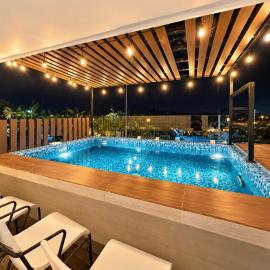 Amazing 7-bedroom oceanfront house