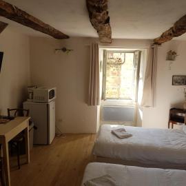 La maison d'Angèle, Hotel in Sainte-Eulalie-de-Cernon