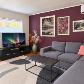 Isrenna House - Your Tromsø Home - 3-Bedroom, Free Parking & Bus Stop Nearby