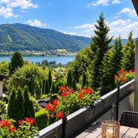 Waldvilla BERGSEE, hotel di Bodensdorf
