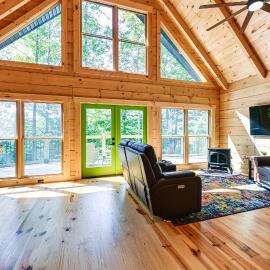 Sauna, Hot Tub & Smoky Mtn Views: Moonshadow Lodge, hotell i Whittier