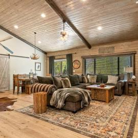 Eagle Creek Lodge