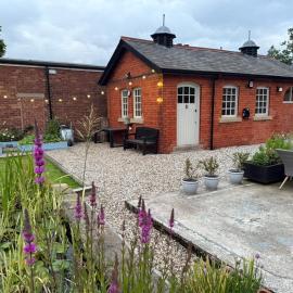 Cosy small cottage in Wirral Merseyside with kitchen
