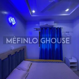 MÈFINLO GHouse、Abomeyのホテル