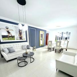 Spacious 3BR Near Airport, Ocean & Avenida España
