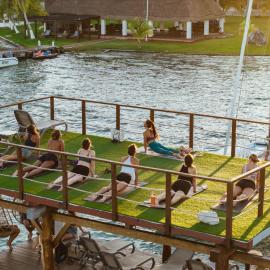 The Yak Lake House Hostal Bacalar - Front Lagoon，巴卡拉爾的飯店