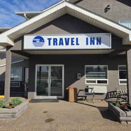 Travel-Inn Resort & Campground, hotel i Saskatoon