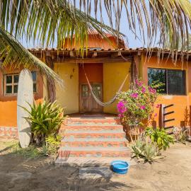 Villas Jacqueline - playa La Saladita, hotel Temalhuacán városában