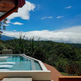 Stunning Views from Coffee Country Villa - 25 min to SJO, hotell sihtkohas Pilas