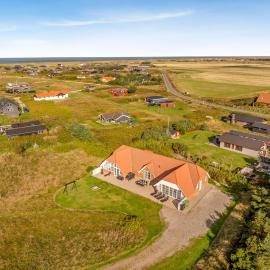 Family-Friendly Holiday Home With Pool, Located Close To The North Sea In Vrist