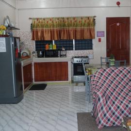 YOO C Apartment Dumaguete - 2Bed & Studio wifi netflix kitchen
