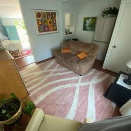 Two bedroom, living/dining room, hotel din Bellport