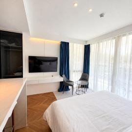 Studio Apartment by Sunshine Beach