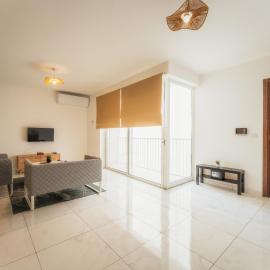 Spacious 4BR & 4 Bath in Pietà Up to 8 Guests