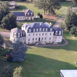 Chambre des Roses - Château de la Bouchatte, Hotel in Chazemais