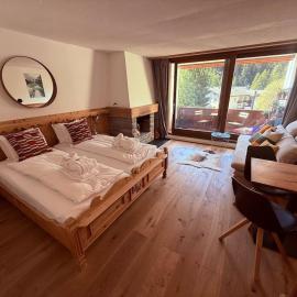 Modern LAAX apt Swimming Pools Wellness and Tennis