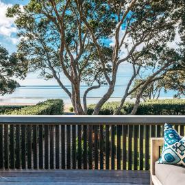 ONEROA BEACHFRONT - Coast and Country