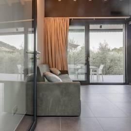 TAGGIASCA- Suite nel verde con terrazza e Jacuzzi privata