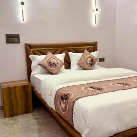 Hotel majestic inn, hotell sihtkohas Pune