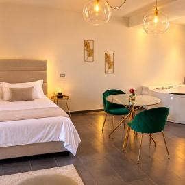 Habitat Luxury Suites, готель у місті Bellona