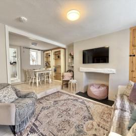 Farthing Cottage…cute ‘n’ cosy!