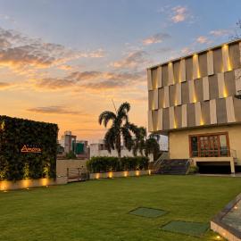HOTEL AMORA - Rajnandgaon, hotel u gradu Rāj Nāndgaon