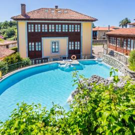 Apartamentos La Casona De Vidiago, hotel in Vidiago