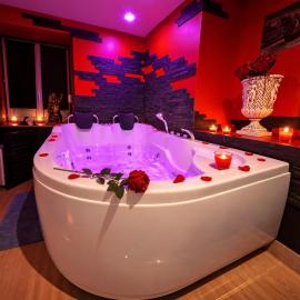 "La Chambre Obscure" Loveroom jacuzzi privatif