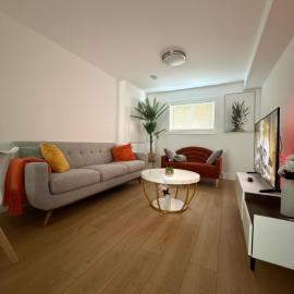 Modern 2BR Suite, Wifi, Workstation and Comfy Beds