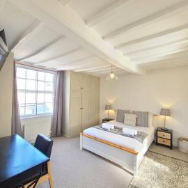 Unique 4BR Loft / Sleeps 8 / 2 Bathrooms