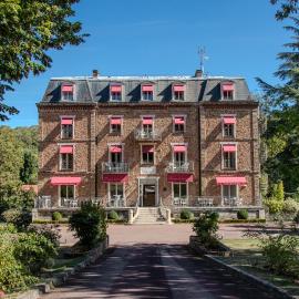 Viesnīca Logis Hôtel - Le Manoir de Sauvegrain pilsētā Saint-Lambert