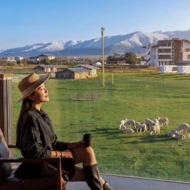 Black Bean Cafe & Wild Retreat - Shangri La - Where Tibetan Heritage Meets Untamed Wilderness - Round-trip Shuttle Service to Dukezong Ancient Town & Airport or TS, Hotel in Shangri-La