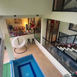 Glass & Green Perch Full Home with Heated Pool, hótel í Baguio