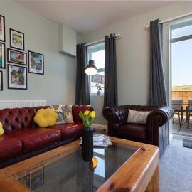 Spacious 4-Bed - Parking & Views - Bishop Auckland, hotel u gradu 'Coundon'