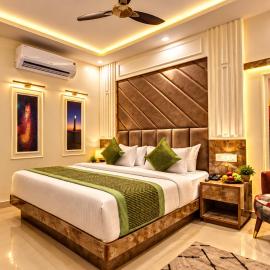 Hotel Bless Inn, City Centre - With Airport Pick & Drop Facility, готель у Нью-Делі